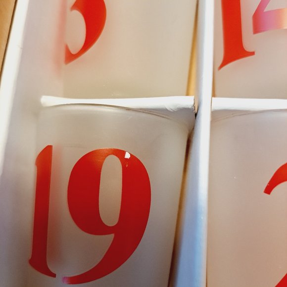 POTTERY BARN Christmas Advent Calendar Votive Set Of 24 Red Numbered Glass inBox - Picture 5 of 13